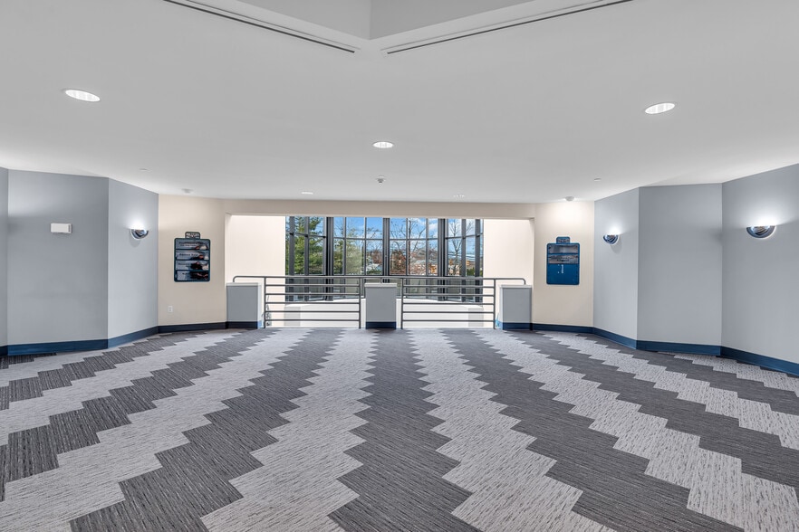 More Photos Of 1433 Hooper Ave, Toms River Office For Lease