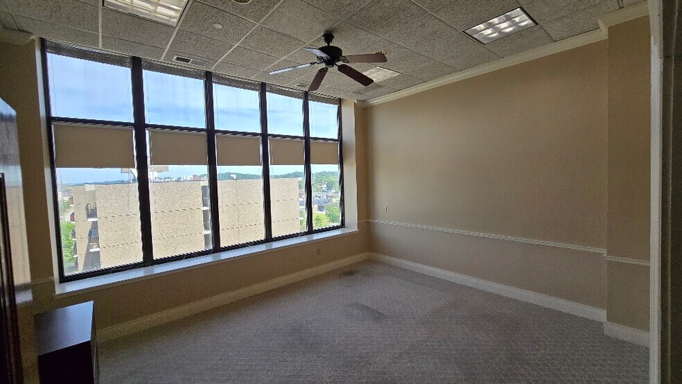 More Photos Of 1108 3rd Ave, Huntington Office For Lease