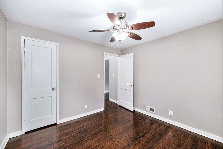 More Photos Of 120 W Elizabeth St, Independence Apartments For Sale