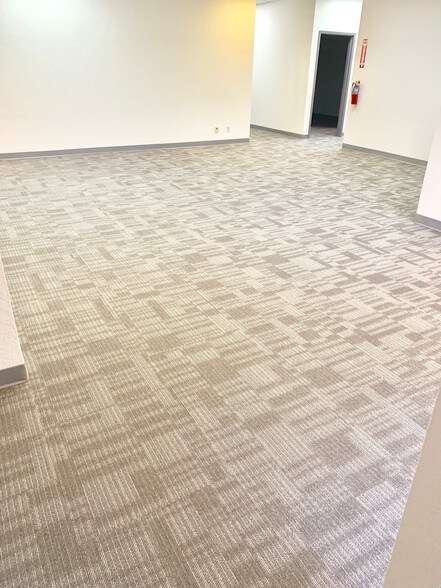 More Photos Of 2450 Embarcadero Rd, Palo Alto Research And Development For Lease