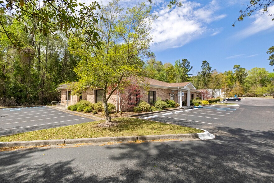 More Photos Of 201 Eddie Chasteen Dr, Walterboro Medical For Sale