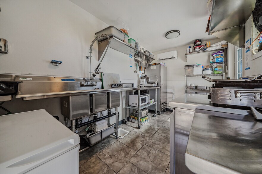 More Photos Of 10786 Shenandoah Rd, Plymouth Winery Vineyard For Sale