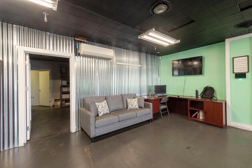 More Photos Of 2507 S 300 W, Salt Lake City Warehouse For Lease