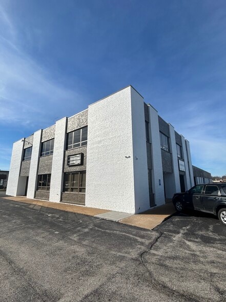 Primary Photo Of 11704-11718 Lackland Industrial Dr, Saint Louis Flex For Lease