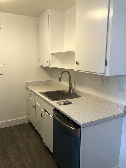 More Photos Of 2483-2491 Whitney Dr, Mountain View Apartments For Sale