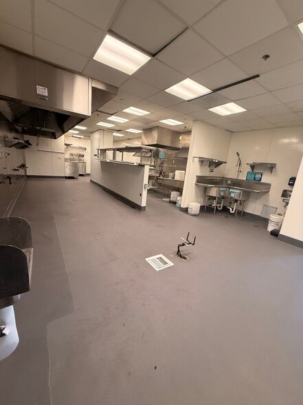 More Photos Of 600 S La Brea Ave, Los Angeles Storefront Retail Residential For Sale