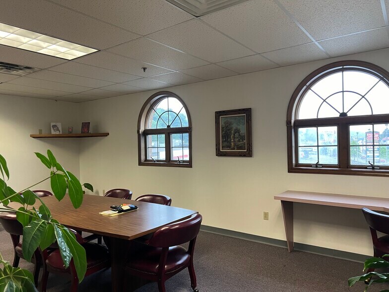 More Photos Of 625 Wolcott St, Waterbury Unknown For Lease