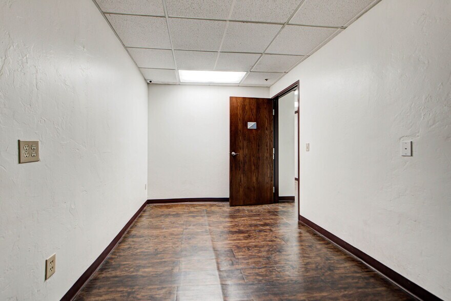 More Photos Of 3727 NW 63rd St, Oklahoma City Medical For Lease