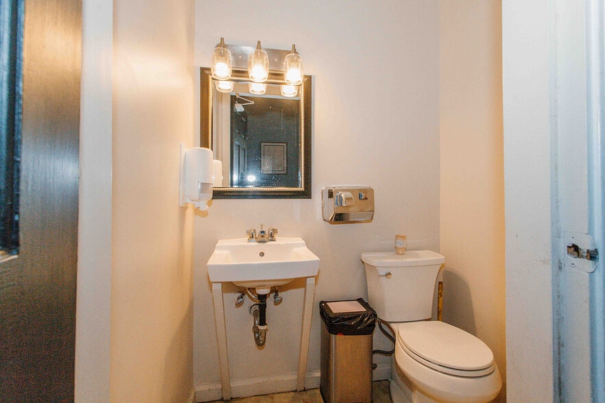 More Photos Of 807 Main St, Ouray Flex For Sale