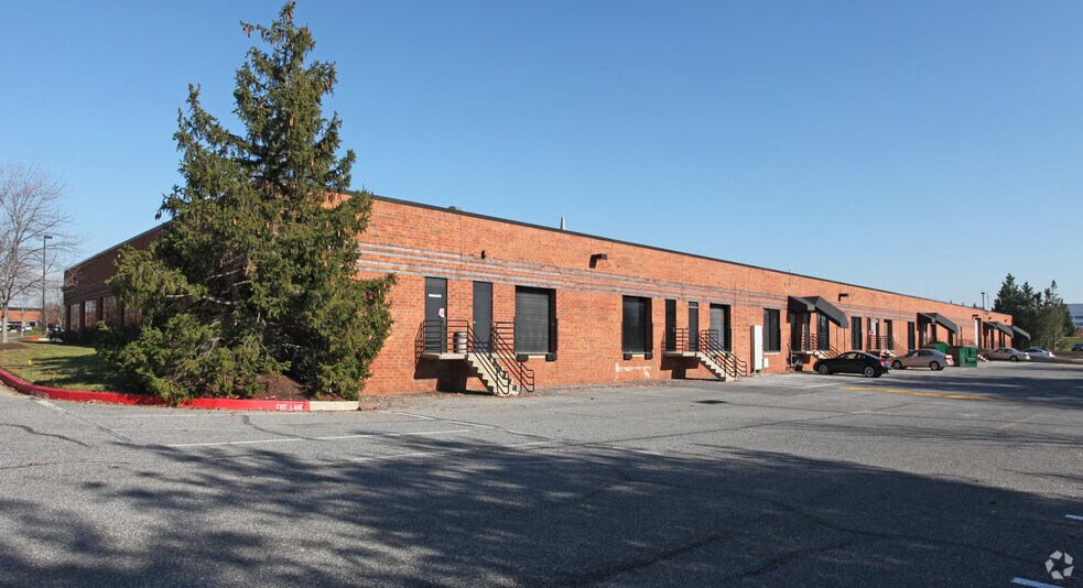 More Photos Of 7130 Columbia Gateway Dr, Columbia Light Distribution For Lease