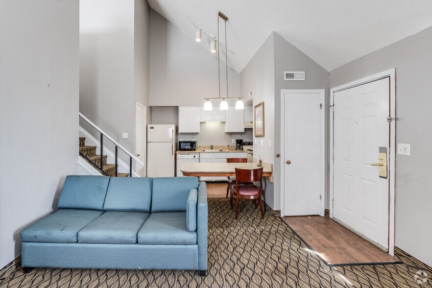 More Photos Of 4919 Lima Rd, Fort Wayne Hotel For Sale