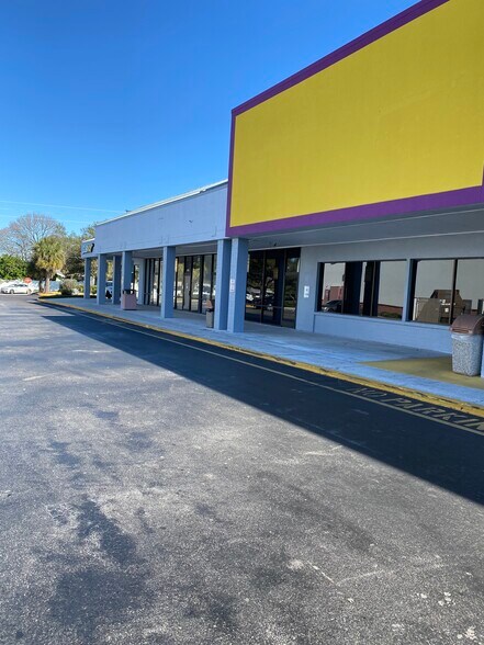 More Photos Of 1861 N Highland Ave, Clearwater General Retail For Lease