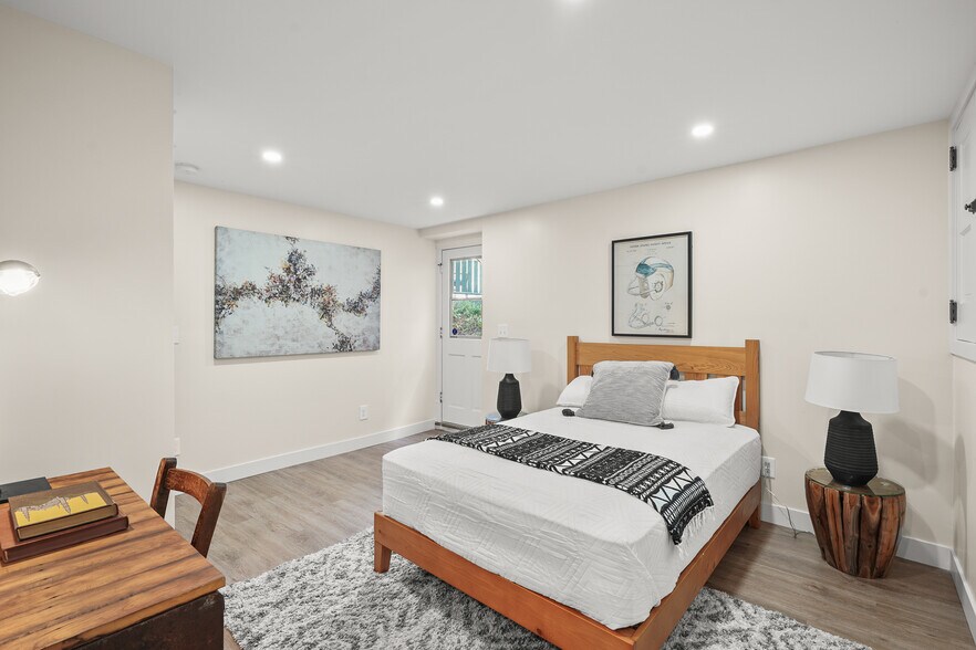 More Photos Of 844 E Kensington Rd, Los Angeles Specialty For Sale