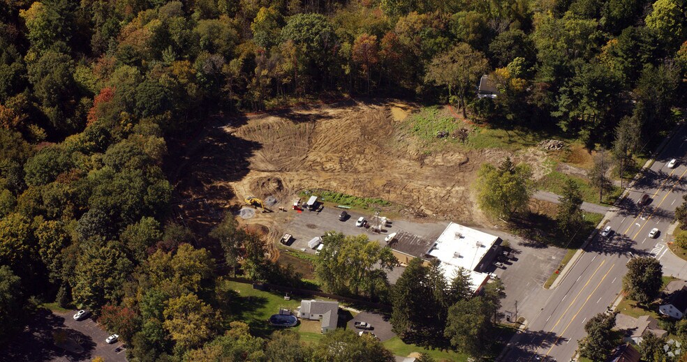 More Photos Of 836 Troy Schenectady Rd, Latham Freestanding For Lease