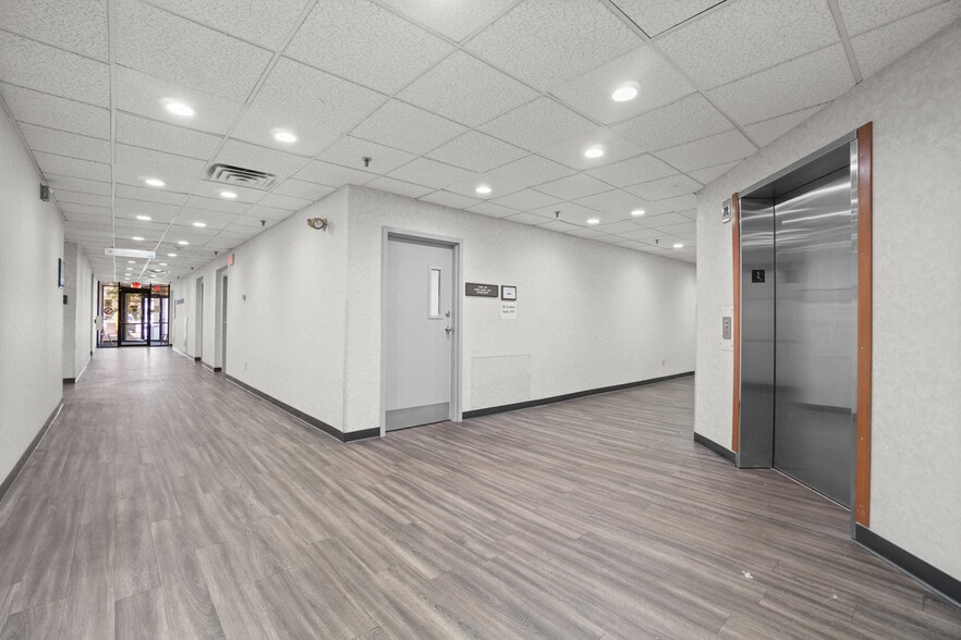 More Photos Of 725 Reservoir Ave, Cranston Medical For Lease