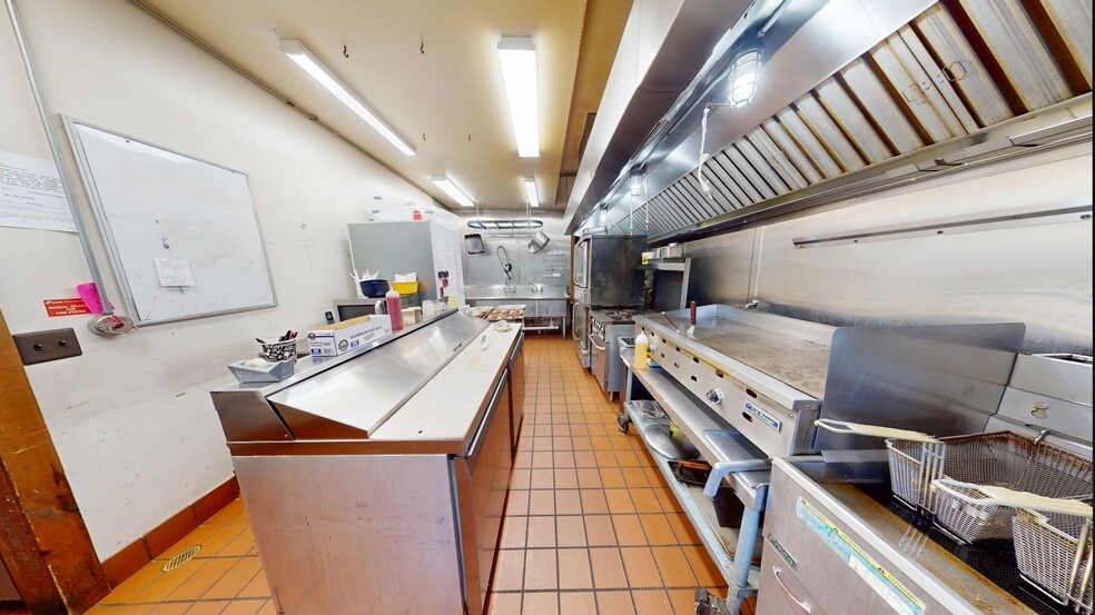 More Photos Of 283 Route 206, Sandyston Freestanding For Sale