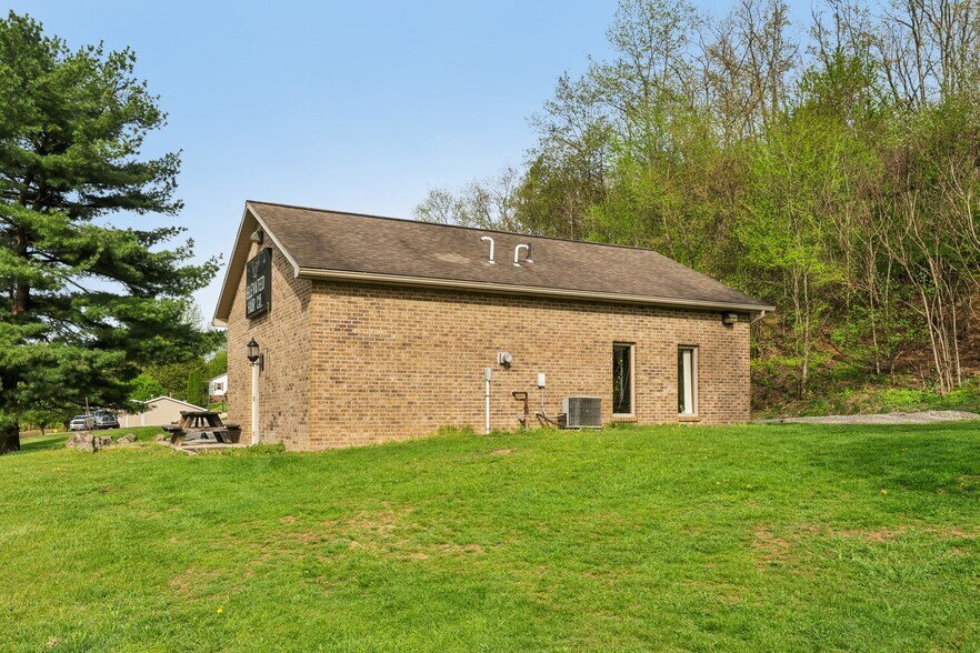 More Photos Of 30 Terrace Ave, Leechburg Office For Sale