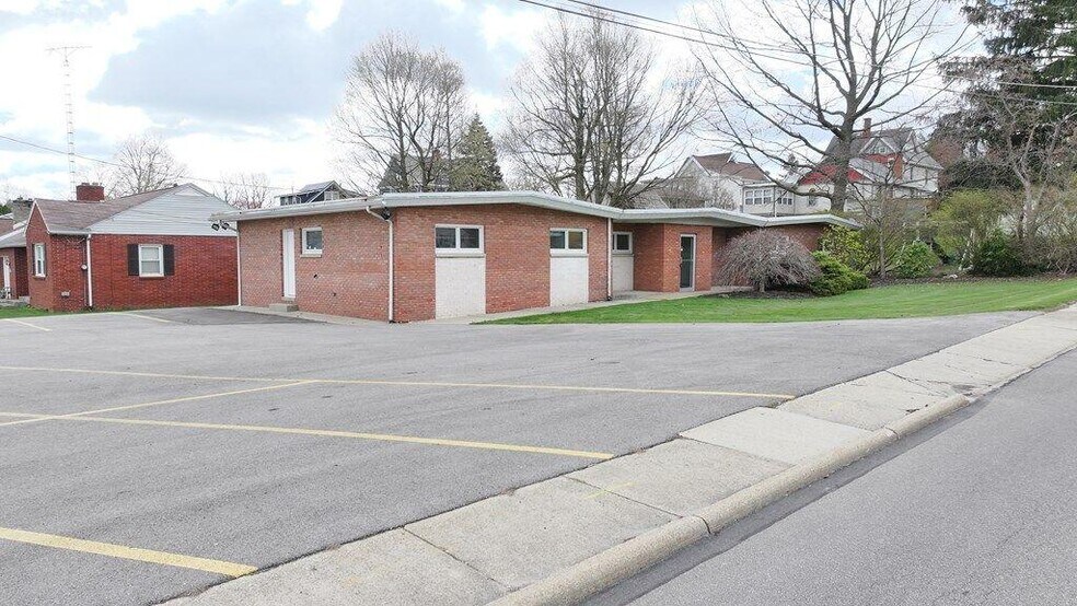 More Photos Of 70 W Smiley Ave, Shelby Medical For Sale