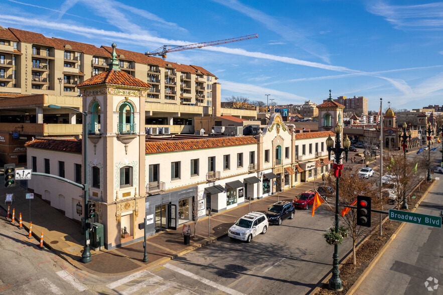 More Photos Of 414-418 Nichols Rd, Kansas City Unknown For Lease