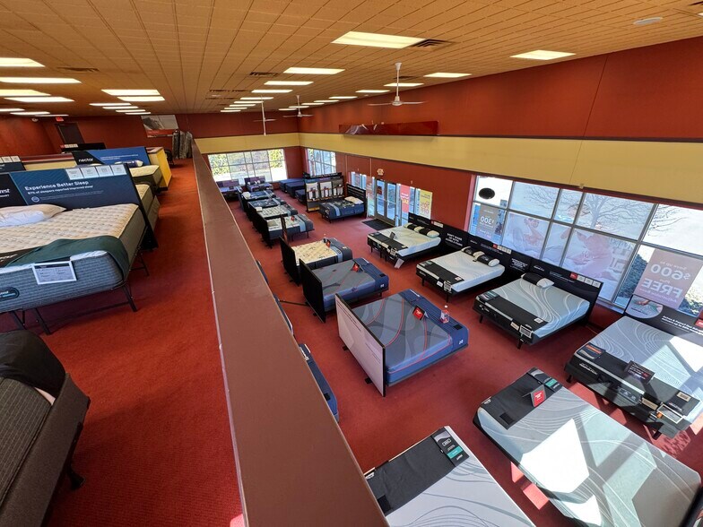 More Photos Of 2501 William Penn Hwy, Easton General Retail For Lease