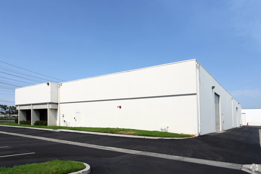 More Photos Of 1591 S Sinclair St, Anaheim Unknown For Lease