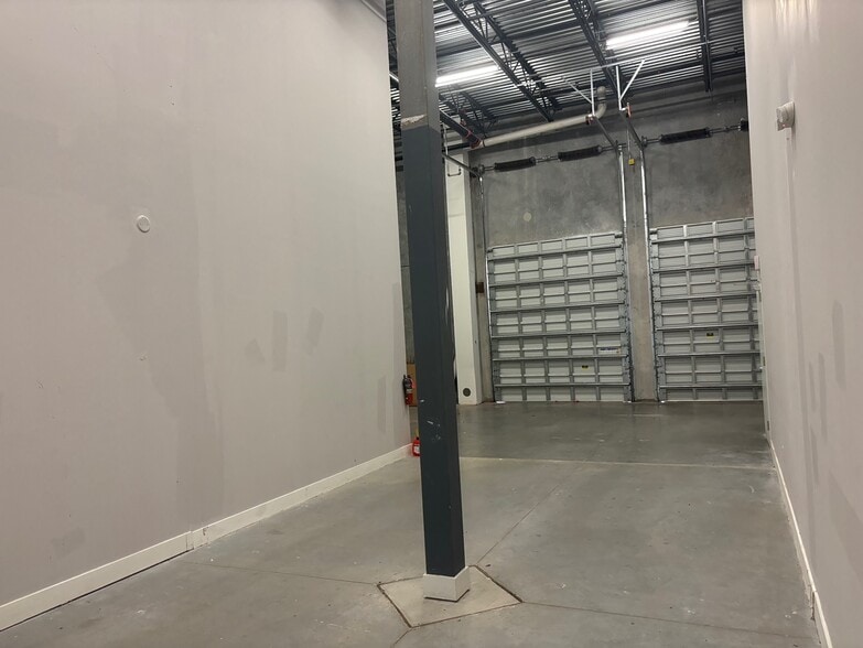 More Photos Of 10380 W State Road 84, Davie Showroom For Lease
