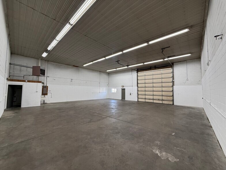 More Photos Of 10802 Westville Rd, Wyoming Warehouse For Lease