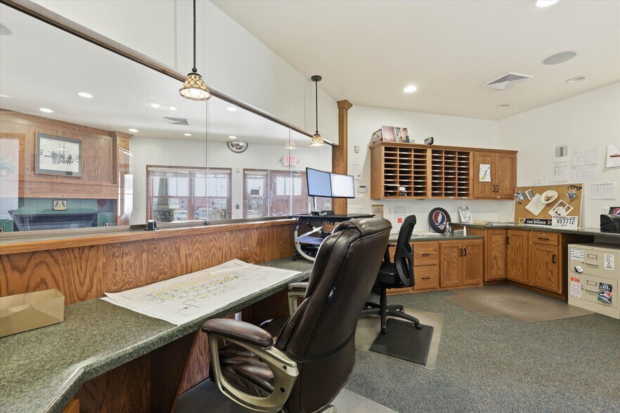 More Photos Of 312 N 5th Ave, Sturgeon Bay Office For Sale
