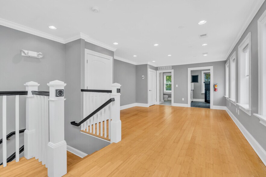 More Photos Of 205 Bay Ave, Highlands Office Residential For Sale