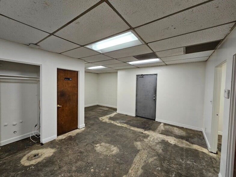 More Photos Of 1230 Hooper Ave, Los Angeles Warehouse For Sale