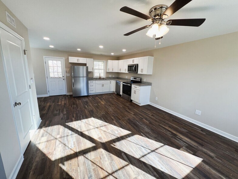 More Photos Of 109 E Highfill Ave, Liberty Apartments For Sale