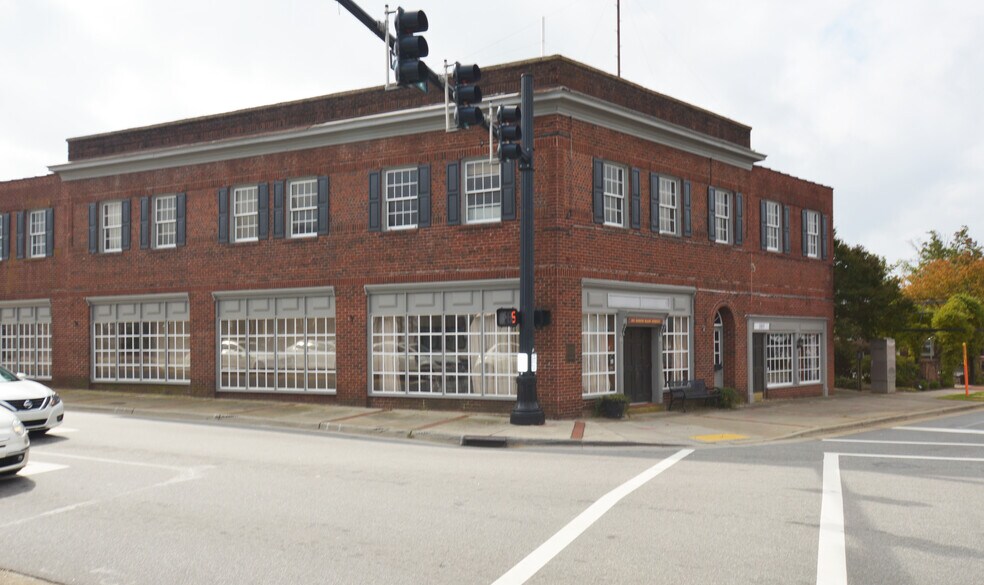More Photos Of 101-103 E Mountain St, Kernersville Storefront Retail Office For Sale