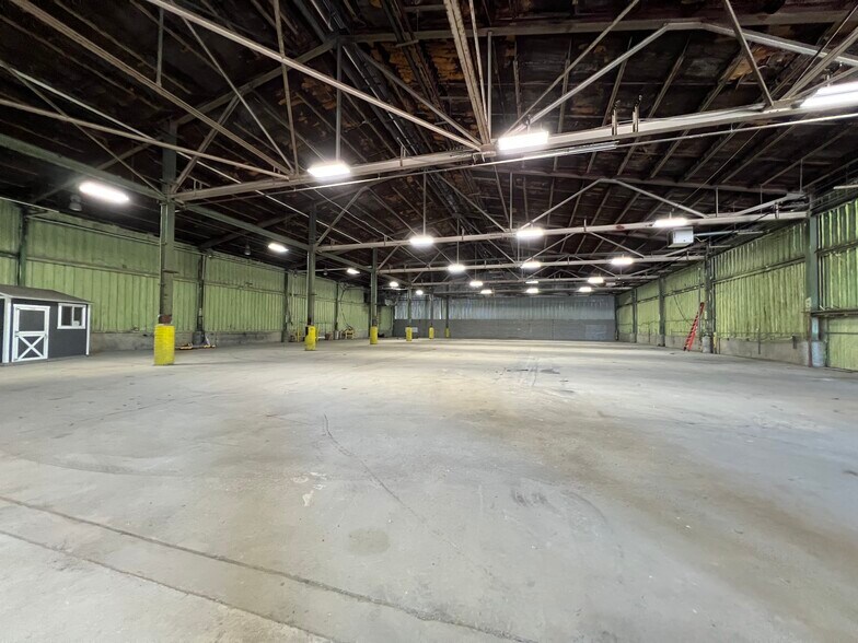 More Photos Of 2100 Manchester Trwy, Kansas City Warehouse For Sale