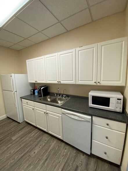 More Photos Of 3223 E Warm Springs Rd, Las Vegas Office For Lease