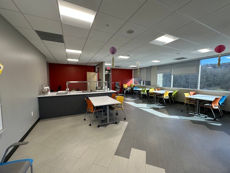 More Photos Of 21 Corporate Hill Dr, Little Rock Office For Sale