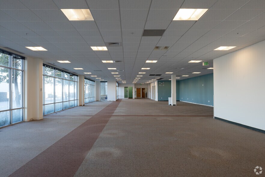 More Photos Of 7901 E Lowry Blvd, Denver Office For Sale