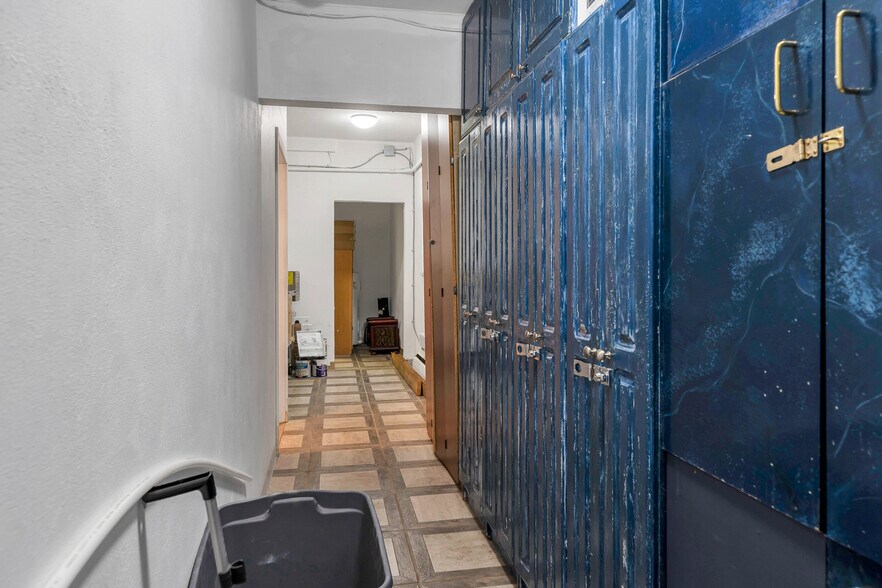 More Photos Of 4928 Imperial St, Burnaby Storefront Retail Residential For Lease