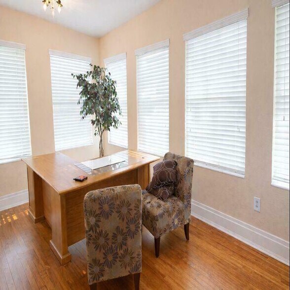 More Photos Of 725 W Central Ave, Winter Haven Office Residential For Lease