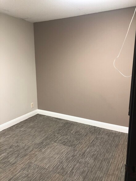 More Photos Of 6864 Indiana Ave, Riverside Office For Lease