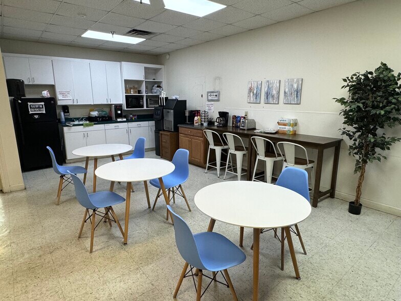 More Photos Of 109 Gelo Rd, Rocky Mount Manufacturing For Lease