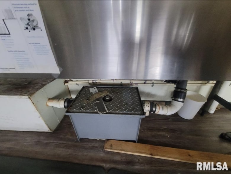 More Photos Of 214 W Main St, Elizabeth Restaurant For Sale