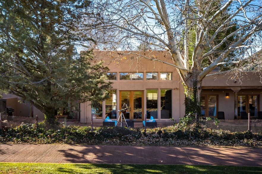 More Photos Of 10 Rojo Dr, Sedona Hotel For Sale