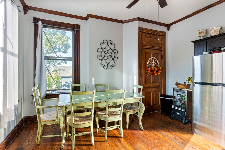 More Photos Of 411 E 10th St, Newport Storefront Retail Residential For Sale