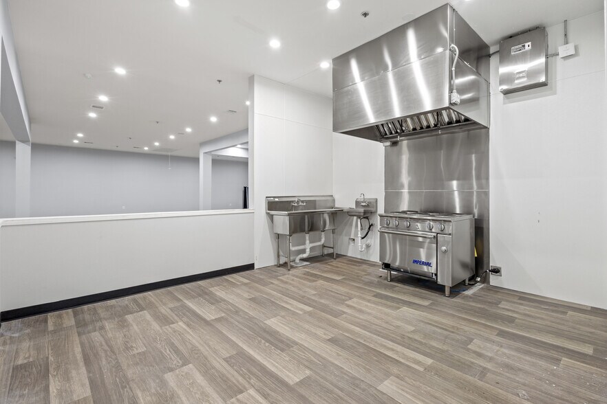 More Photos Of 800 N Plano Rd, Richardson Office For Sale