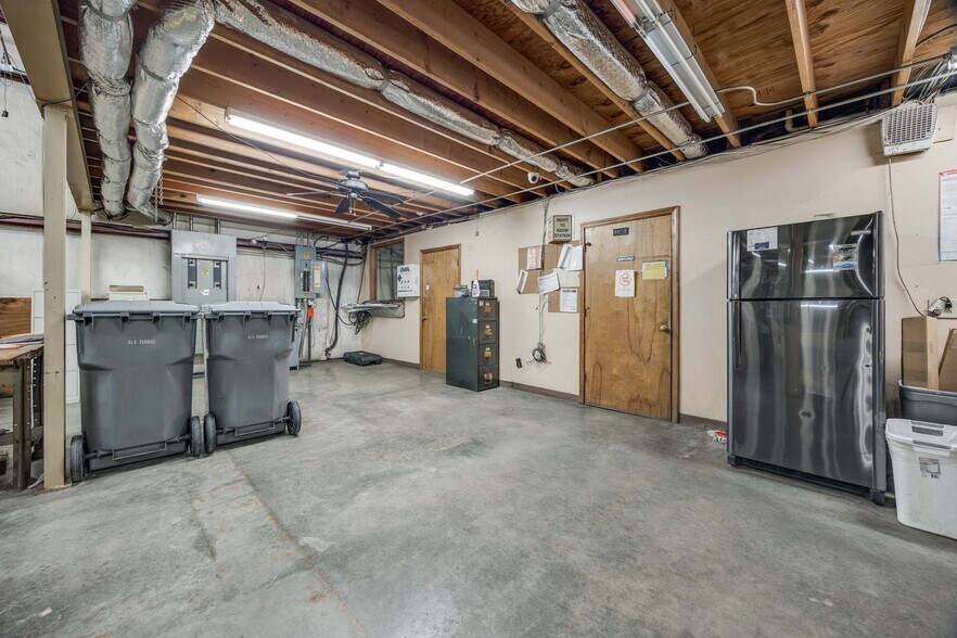 More Photos Of 3380 Smith Farm Rd, Matthews Warehouse For Lease