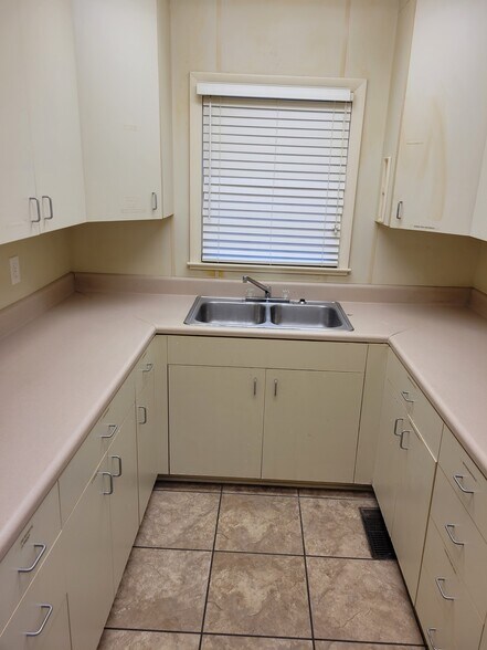 More Photos Of 1401 Dawson Rd, Albany Medical For Sale