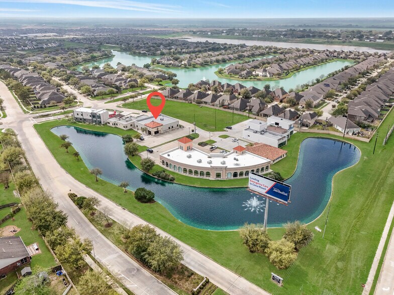More Photos Of 15010 Lakefair Dr, Richmond Medical For Sale