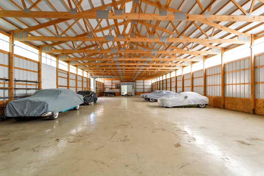 More Photos Of 41W597 US Highway 20, Hampshire Flex For Sale
