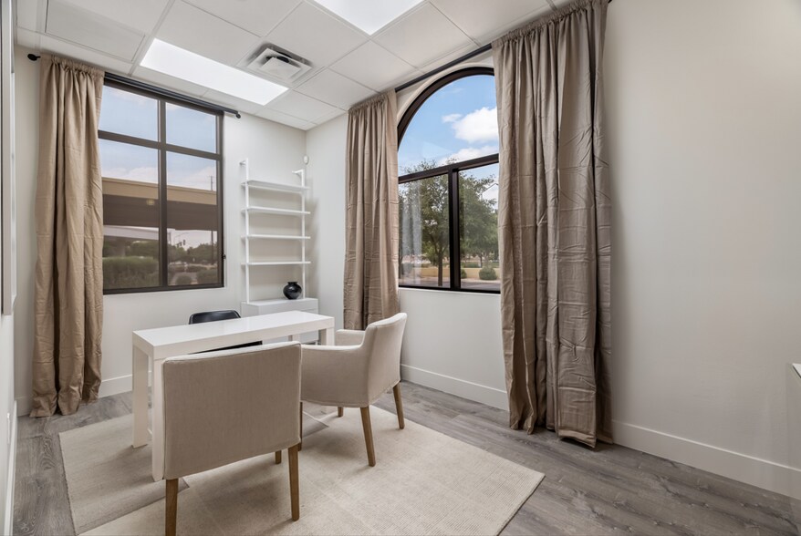 More Photos Of 725 W Elliot Rd, Gilbert Office For Sale