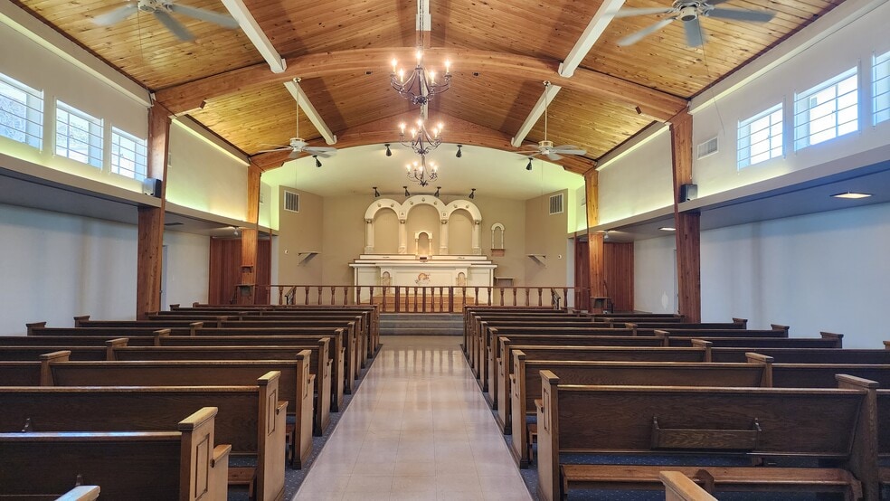 More Photos Of 1030 Brundage Ln, Bakersfield Religious Facility For Sale